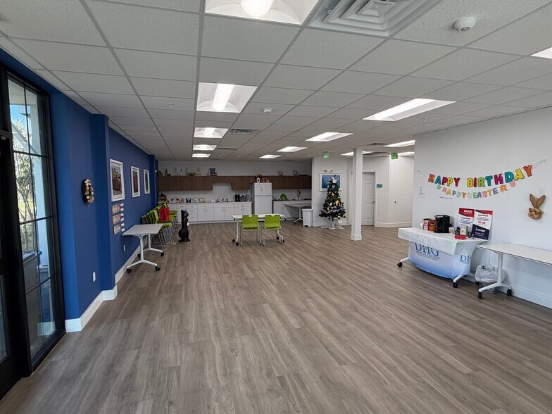 720 Dunlawton Ave, Port Orange, FL à louer - Photo intérieure - Image 3 de 5