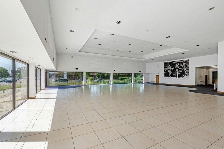 Rutherford Way, Swindon Village for lease - Building Photo - Image 2 of 5