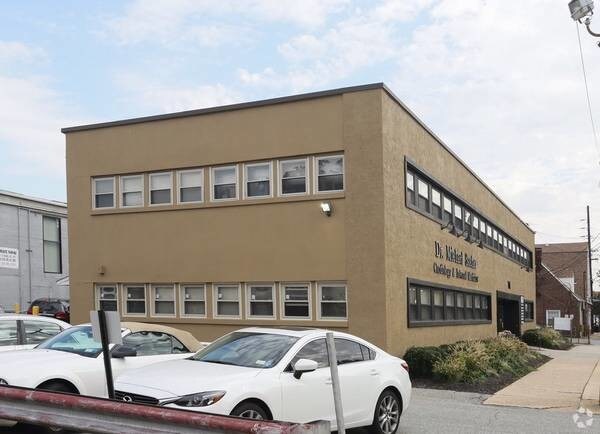 100 Veterans Blvd, Massapequa, NY à louer - Photo du bâtiment - Image 3 de 7