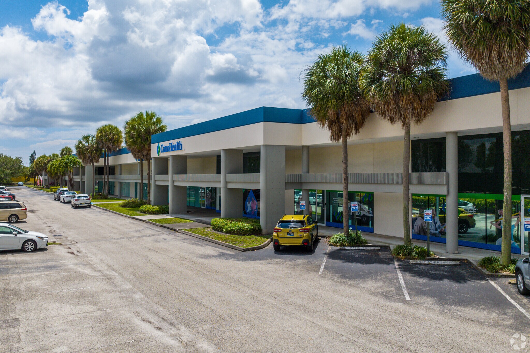1000 Park Centre Blvd, Miami, FL for lease Primary Photo- Image 1 of 10