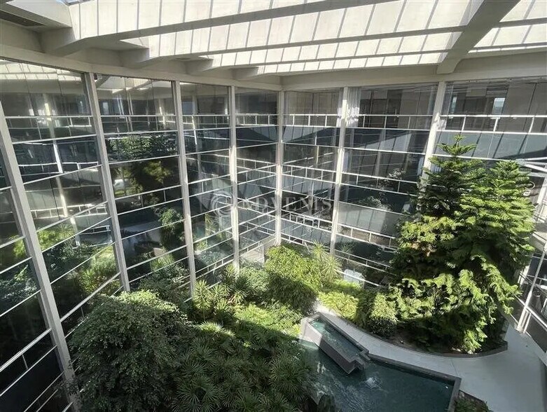 Office in Villepinte for lease - Interior Photo - Image 3 of 3