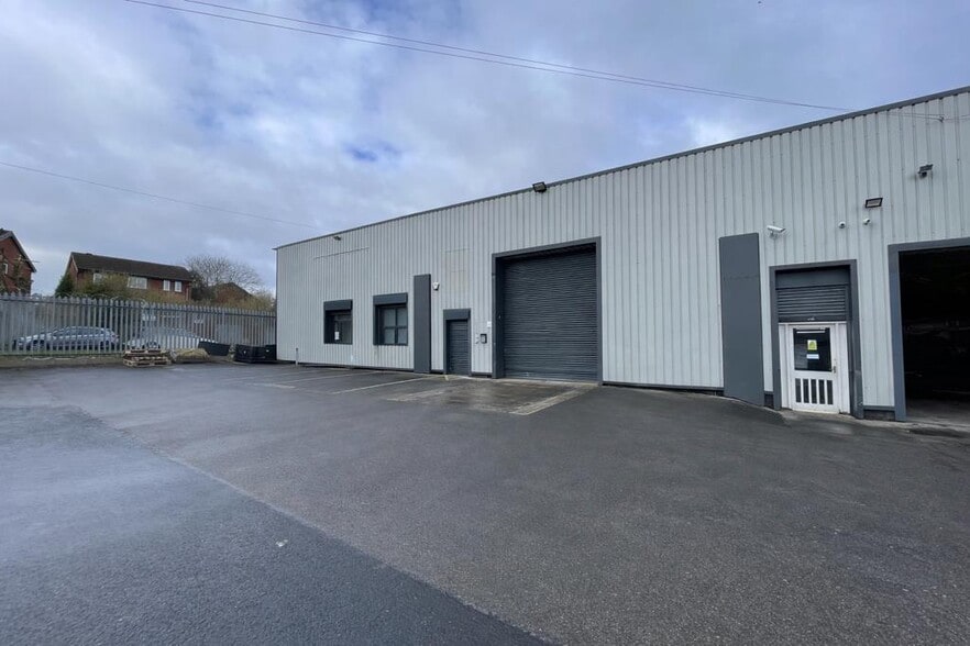 St Ives Rd, Blackburn for lease - Primary Photo - Image 1 of 1