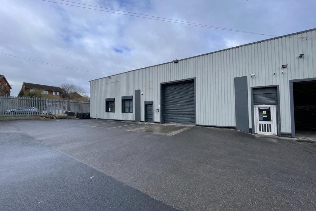 St Ives Rd, Blackburn for lease Primary Photo- Image 1 of 2