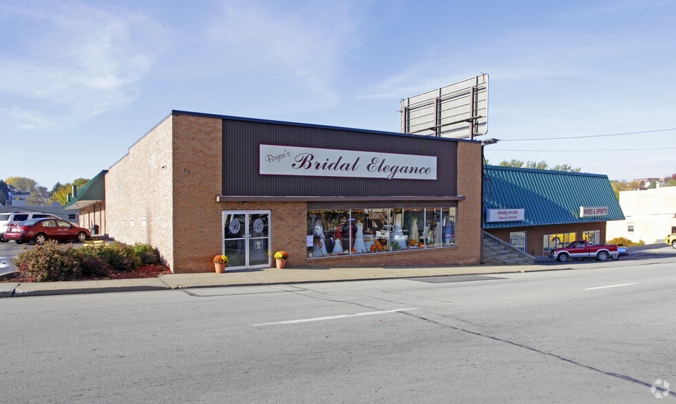 105-111 W Fayette St, Uniontown, PA à louer - Photo principale - Image 1 de 7