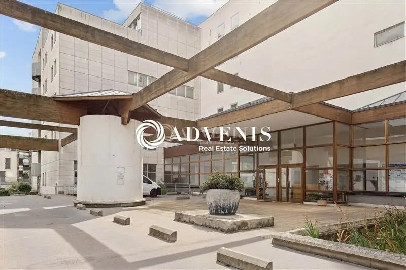 Bureau dans Garges-lès-Gonesse à louer - Hall d’entrée - Image 3 de 3