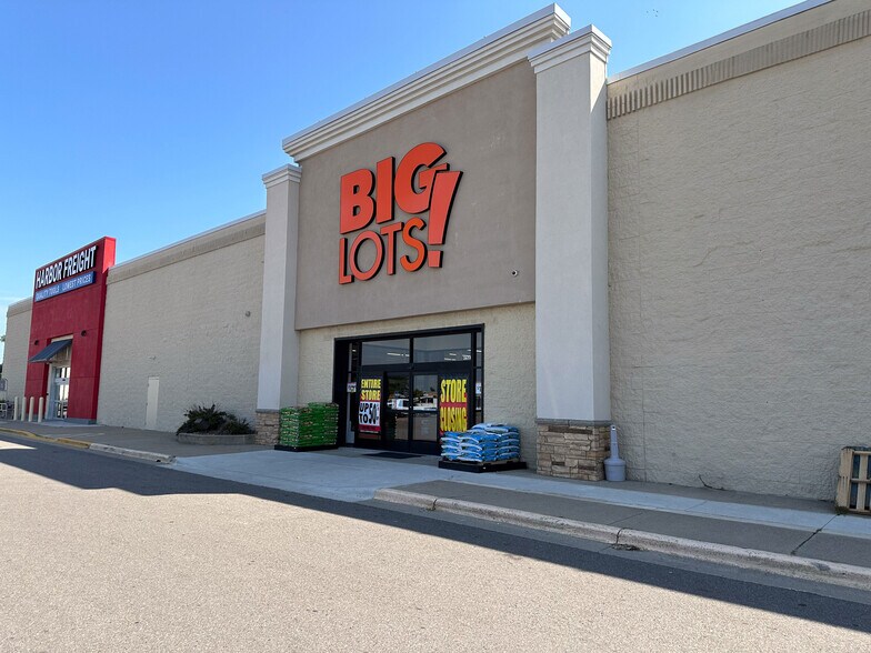 2614 Bridge Ave, Albert Lea, MN à louer - Photo du bâtiment - Image 1 de 21