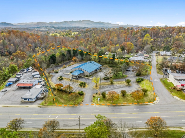 2006 S Sterling St, Morganton, NC for sale - Building Photo - Image 2 of 6