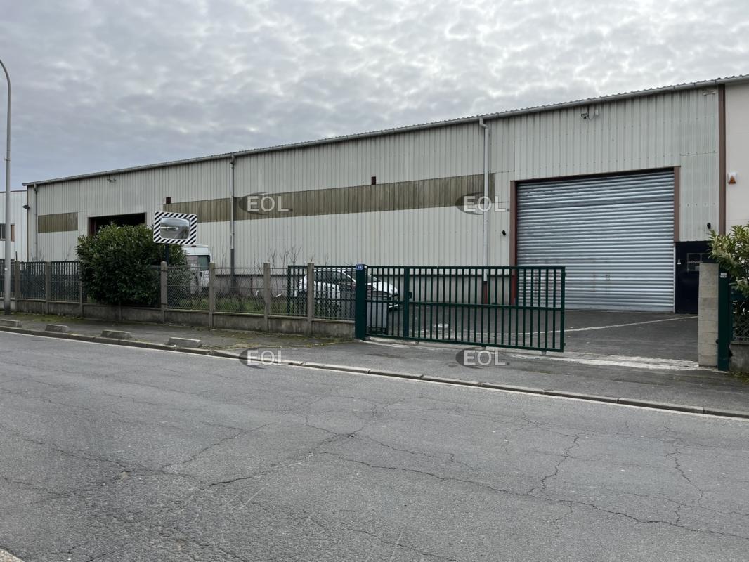 Local d'activités dans Argenteuil à vendre Photo du bâtiment- Image 1 de 12