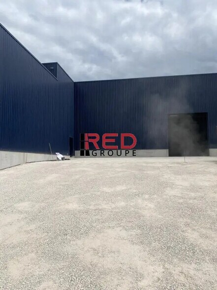 Industriel dans Signes à louer - Photo du bâtiment - Image 1 de 5