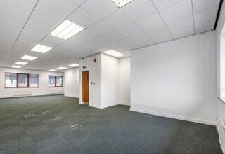 2 Wenman Rd, Thame for lease Building Photo- Image 2 of 6