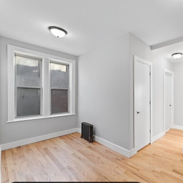 2278 Strauss St, Brooklyn, NY à vendre - Photo du bâtiment - Image 3 de 13