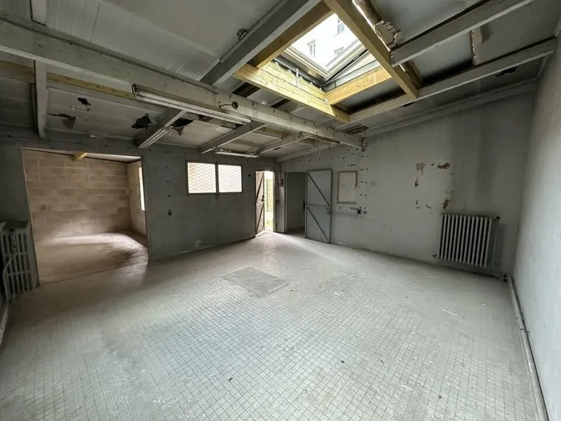 Office in Ivry-sur-Seine for sale Building Photo- Image 1 of 6