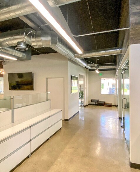 2932 Daimler St, Santa Ana, CA à louer - Photo intérieure - Image 3 de 8