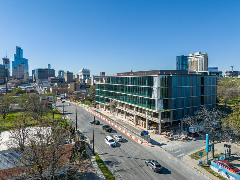 924 E 7th St, Austin, TX à louer - Photo du b timent - Image 1 de 8