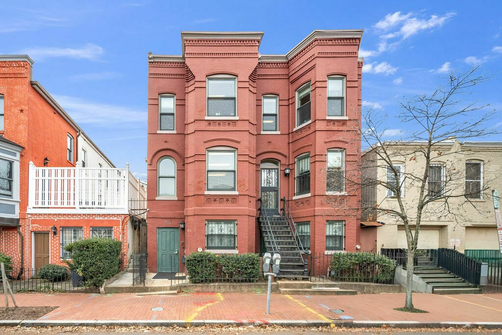 319-321 D St NE, Washington, DC à louer Photo principale- Image 1 de 17