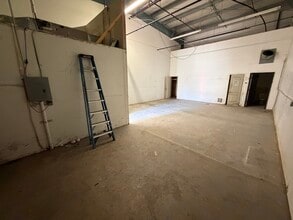 65 Grimes St, Eugene, OR for lease Interior Photo- Image 2 of 4