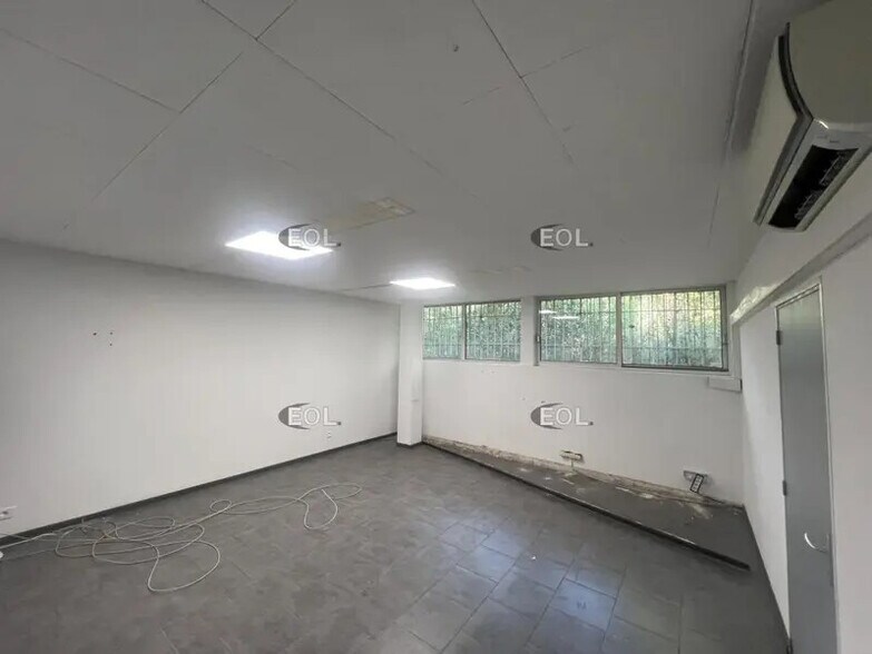 Office in Les Pennes-Mirabeau for lease - Interior Photo - Image 2 of 3