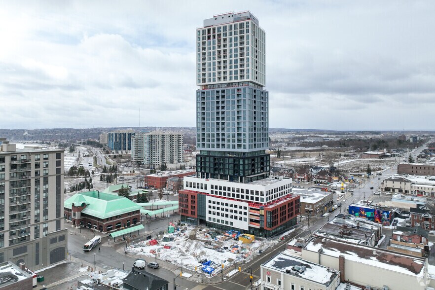 55 Dunlop St W, Barrie, ON à louer - Photo du bâtiment - Image 3 de 3