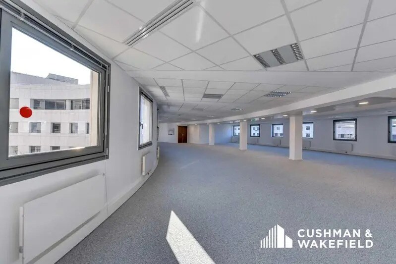 Office in Rueil-Malmaison for lease - Interior Photo - Image 3 of 38