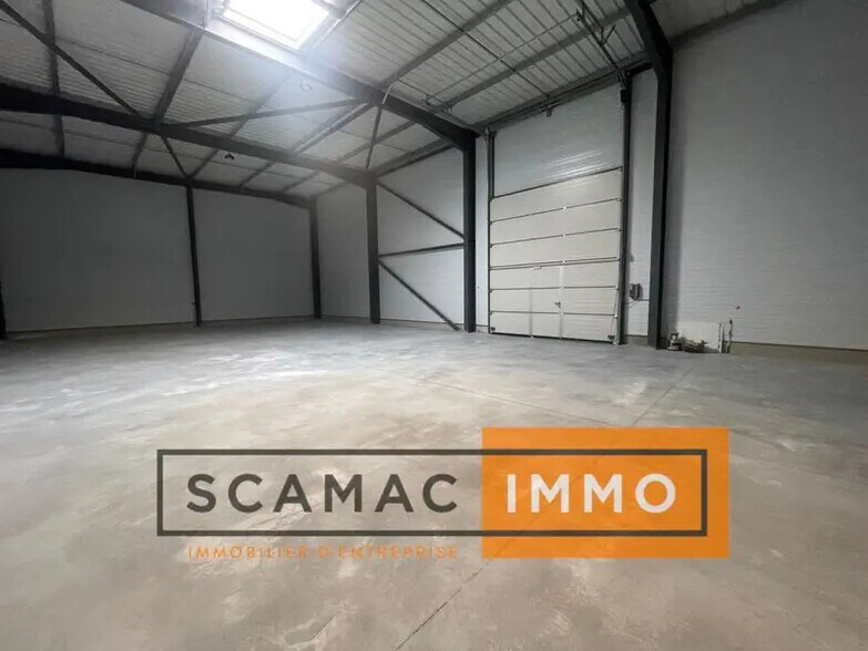 Industrial in Lambesc for lease - Interior Photo - Image 2 of 9