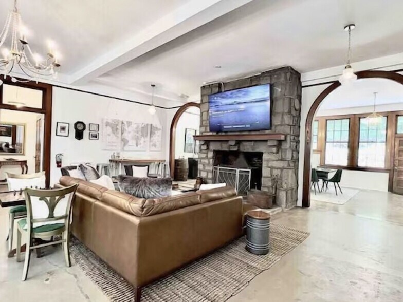 30 Lookout Rd, Asheville, NC à vendre - Photo du bâtiment - Image 2 de 9