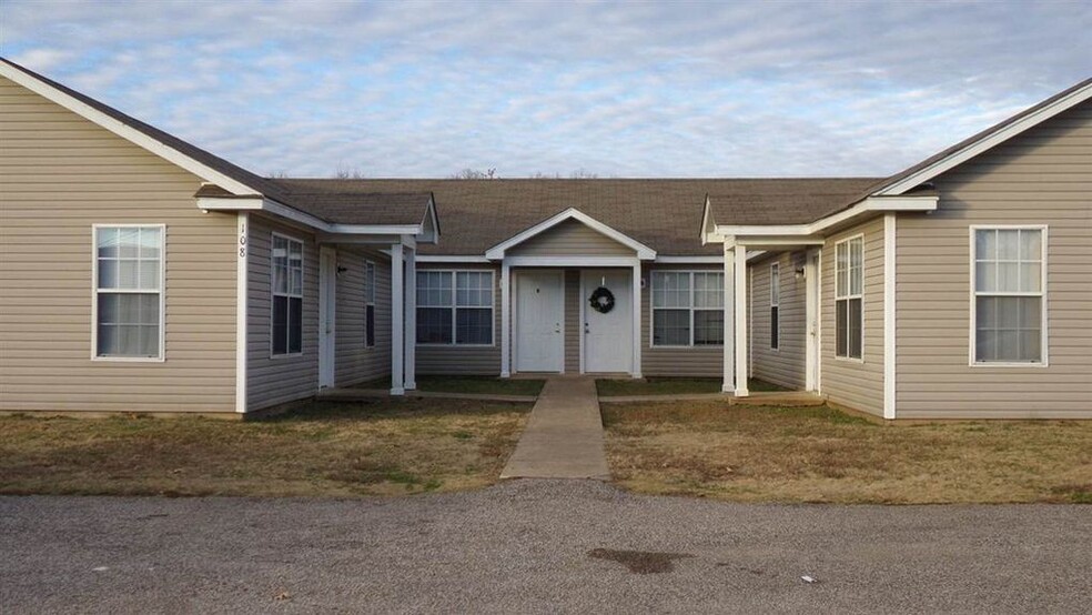 108 Hines Blvd, Bolivar, TN à vendre - Photo principale - Image 1 de 1