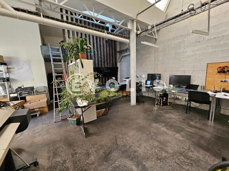Bureau dans Cachan à louer - Photo du bâtiment - Image 2 de 18