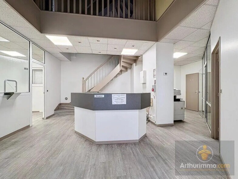 Commerce de détail dans Bourgoin-Jallieu à vendre - Photo intérieure - Image 2 de 11