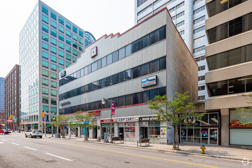 102 Bank St, Ottawa, ON à louer - Photo du bâtiment - Image 2 de 4