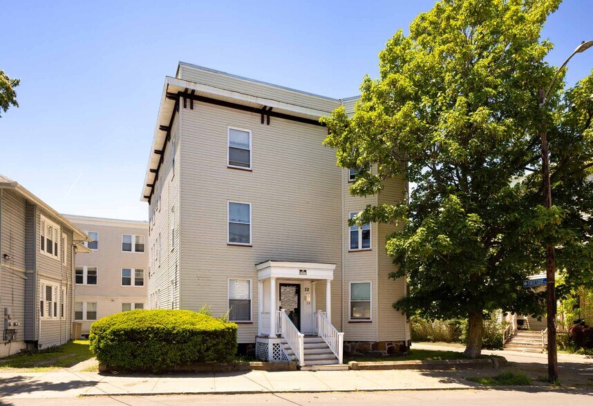 32 Chestnut St, Lynn, MA à vendre - Photo principale - Image 1 de 1
