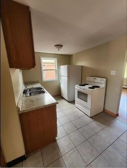 959 Ridge Rd, Lackawanna, NY for sale - Interior Photo - Image 3 of 11