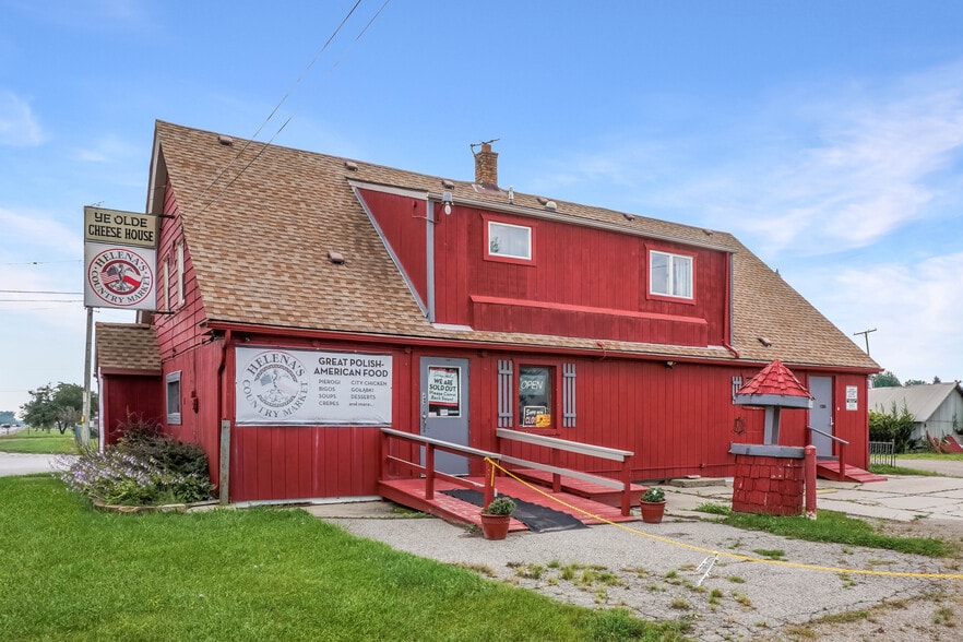 6005 Marine City Hwy, Cottrellville Township, MI à vendre - Photo du bâtiment - Image 1 de 26