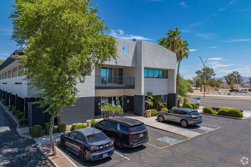 14122 W McDowell Rd, Goodyear, AZ à vendre - Photo du bâtiment - Image 3 de 5