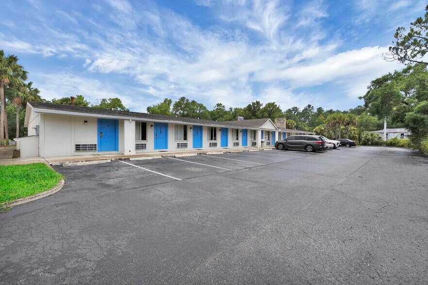 8285 Dix Ellis Trl, Jacksonville, FL à vendre - Photo du bâtiment - Image 2 de 10