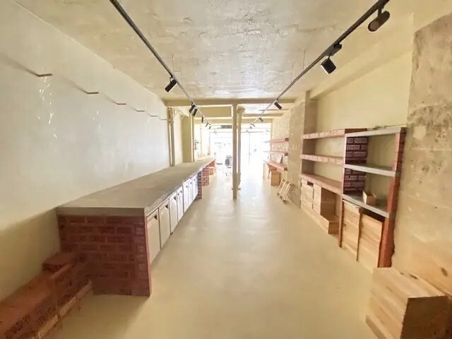 Retail in Paris for lease - Interior Photo - Image 3 of 8
