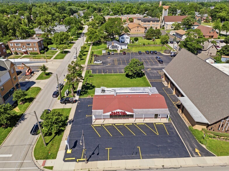 230 S Main St, Lombard, IL for sale - Building Photo - Image 2 of 17