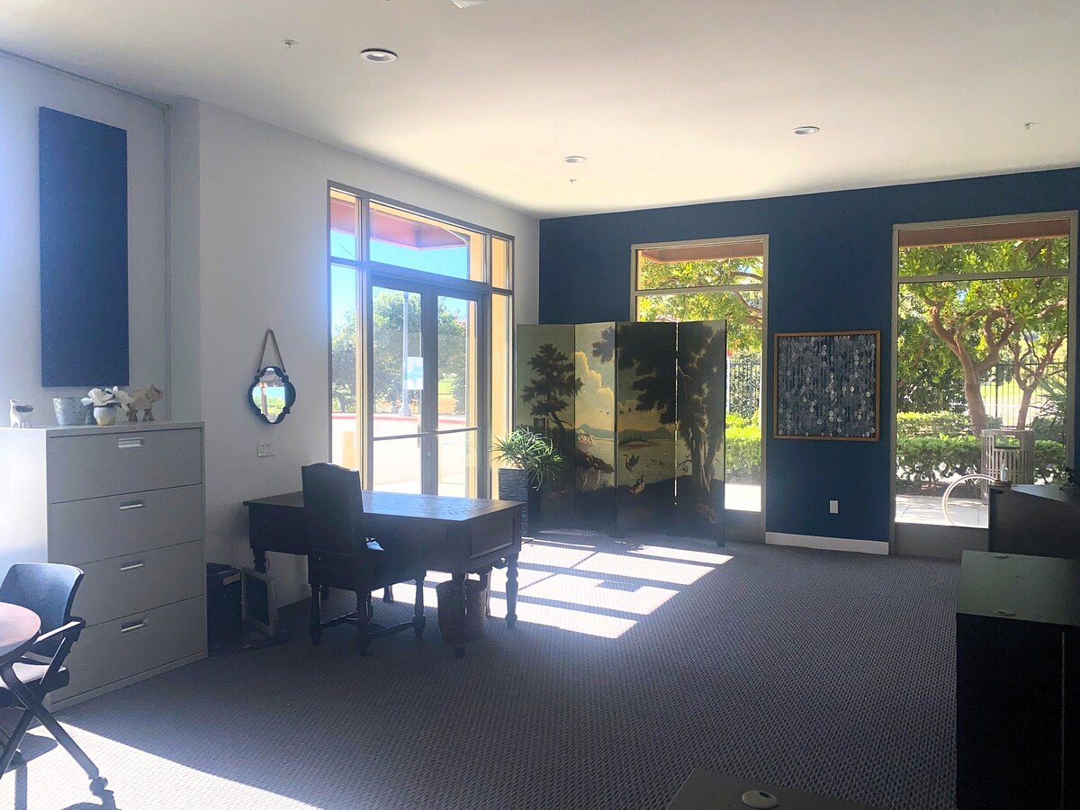 202 Village Commons Blvd, Camarillo, CA 93012 - Unité 11 & 13 - - Photo intérieure - Image 2 of 12