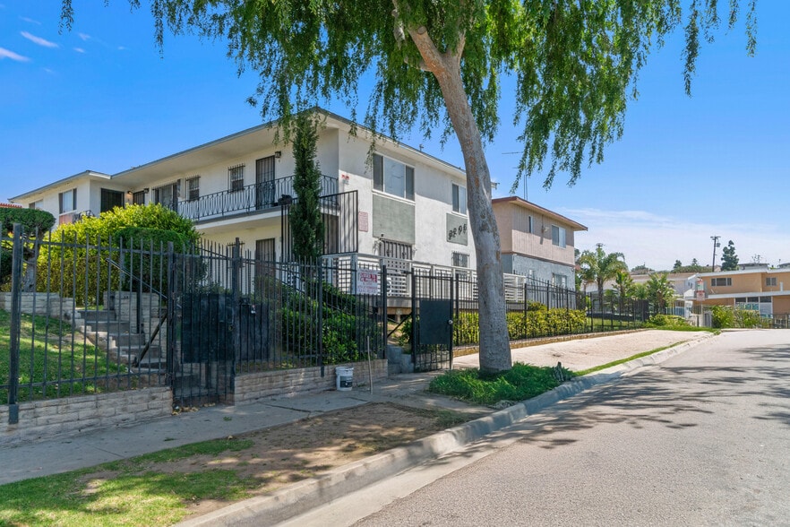 3205 Bartdon Ave, Inglewood, CA for sale - Building Photo - Image 1 of 9