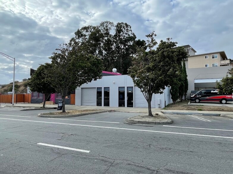 943-945 Airport Blvd, South San Francisco, CA for lease - Building Photo - Image 2 of 9