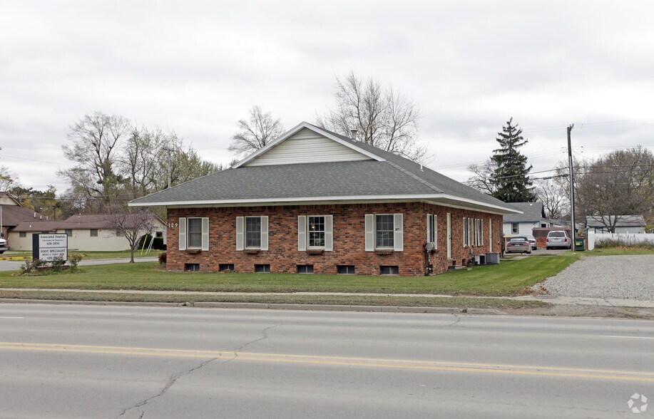 129 S Washington St, Oxford, MI à louer - Photo du bâtiment - Image 2 de 2