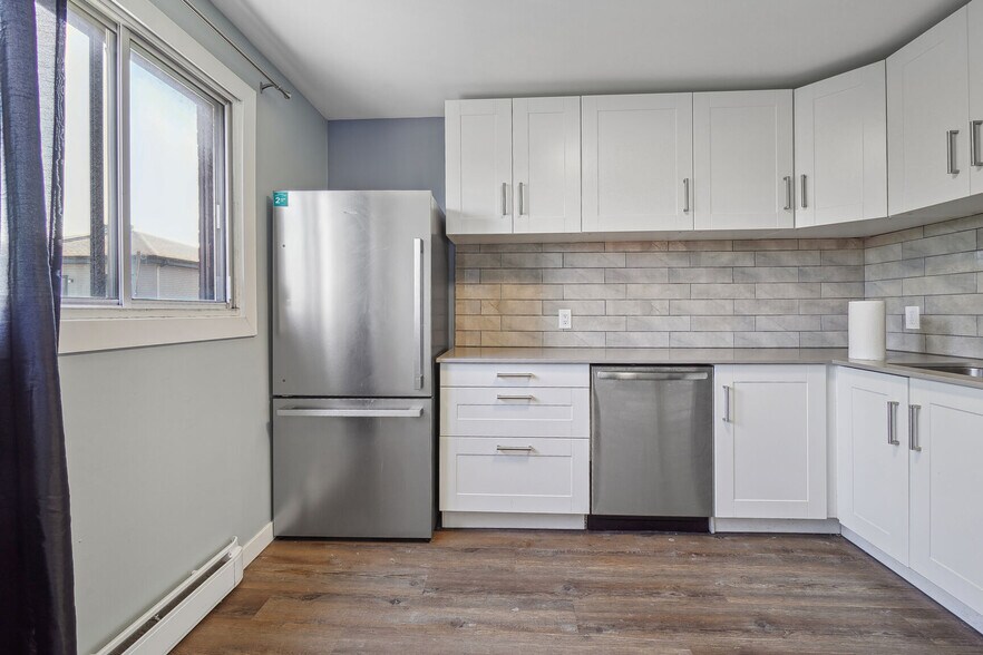 336 Boul Curé-Poirier E, Longueuil, QC à vendre - Photo du bâtiment - Image 2 de 14