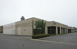 Plus de détails pour 2907-2911 S Croddy Way, Santa Ana, CA - Industriel à louer