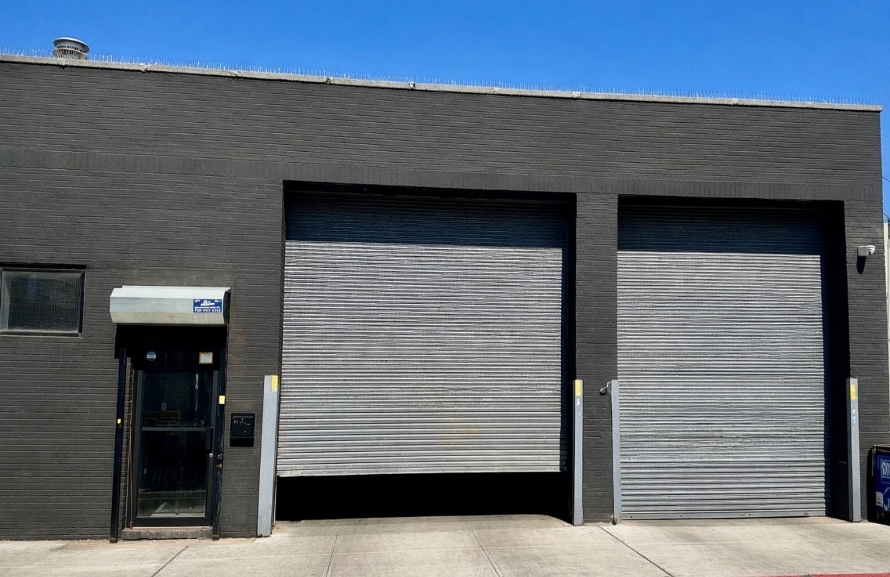 690-692 3rd Ave, Brooklyn, NY à louer Photo intérieure- Image 1 de 3