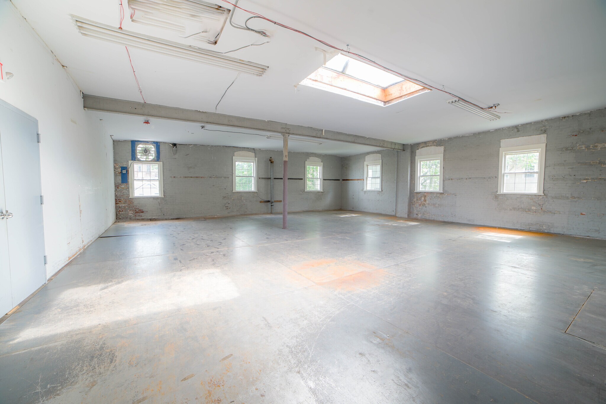 18 Morris Pl, Yonkers, NY for lease Interior Photo- Image 1 of 12