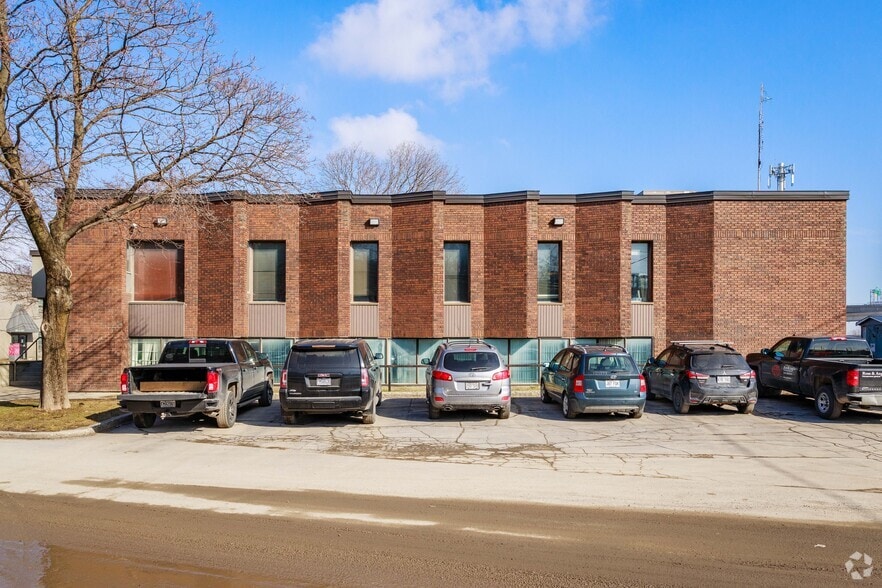 45 Boul Saint-Joseph, Lachine, QC à louer - Photo du bâtiment - Image 3 de 5