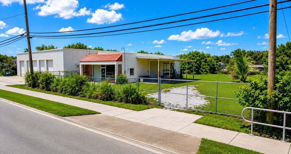914 Angle Rd, Fort Pierce, FL à vendre - Photo du bâtiment - Image 2 de 17
