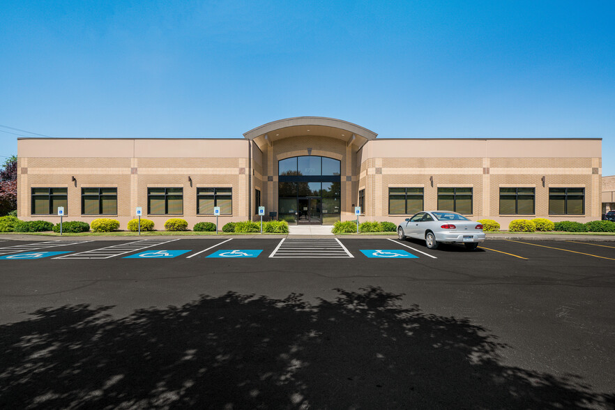 8775 E Mission Ave, Spokane, WA for lease - Building Photo - Image 1 of 12