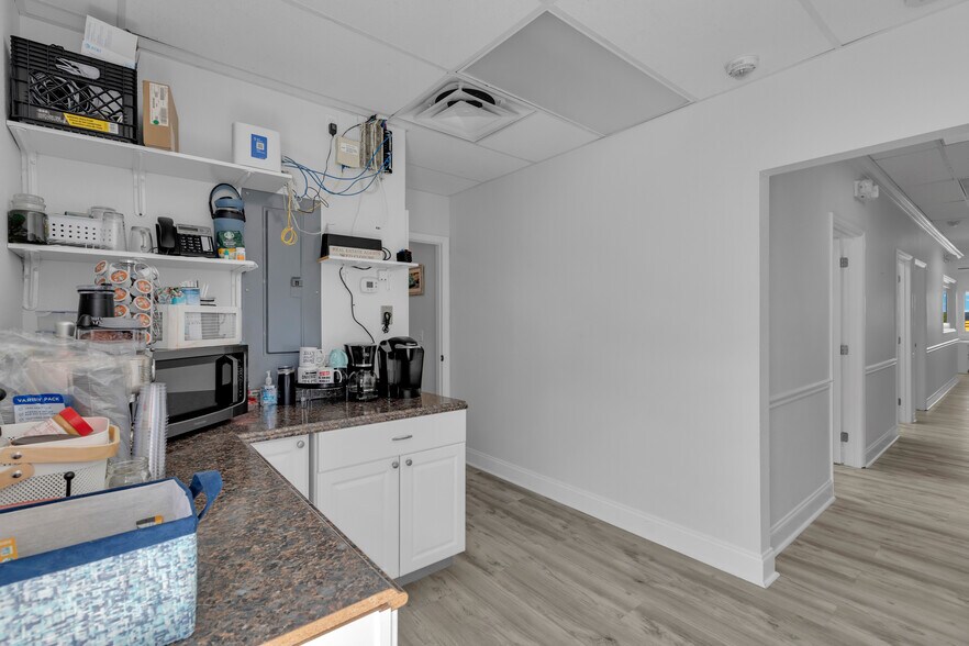 3718 N Roosevelt Blvd, Key West, FL à vendre - Photo du bâtiment - Image 2 de 14