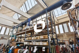 Plus de détails pour Local d'activités à louer