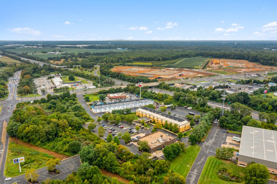 110 Hancock Ln, Mount Holly, NJ à vendre - Photo du bâtiment - Image 3 de 14